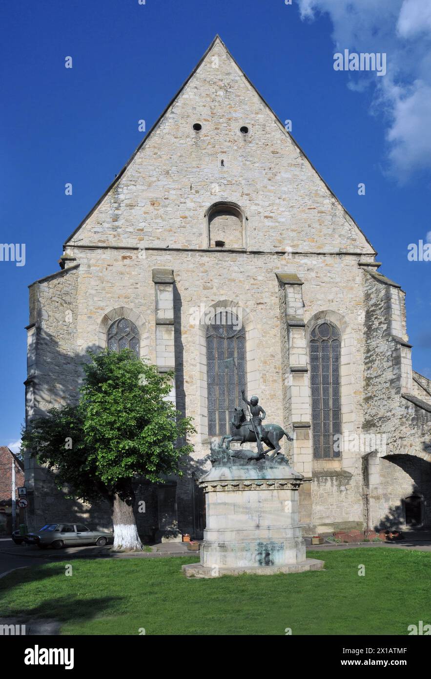 Statua di San Giorgio che uccide il drago. Cluj-Napoca, Romania Foto Stock