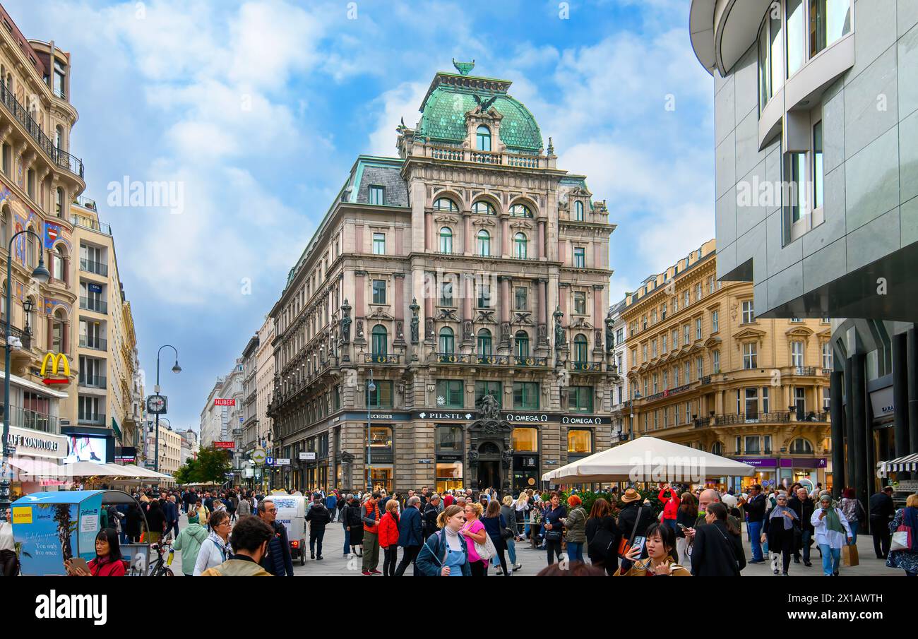 Vienna, Austria. Stock im Eisen, splendida casa barocca, situata a Stefansplatz, all'angolo tra Graben Street e Karntner Strasse Foto Stock