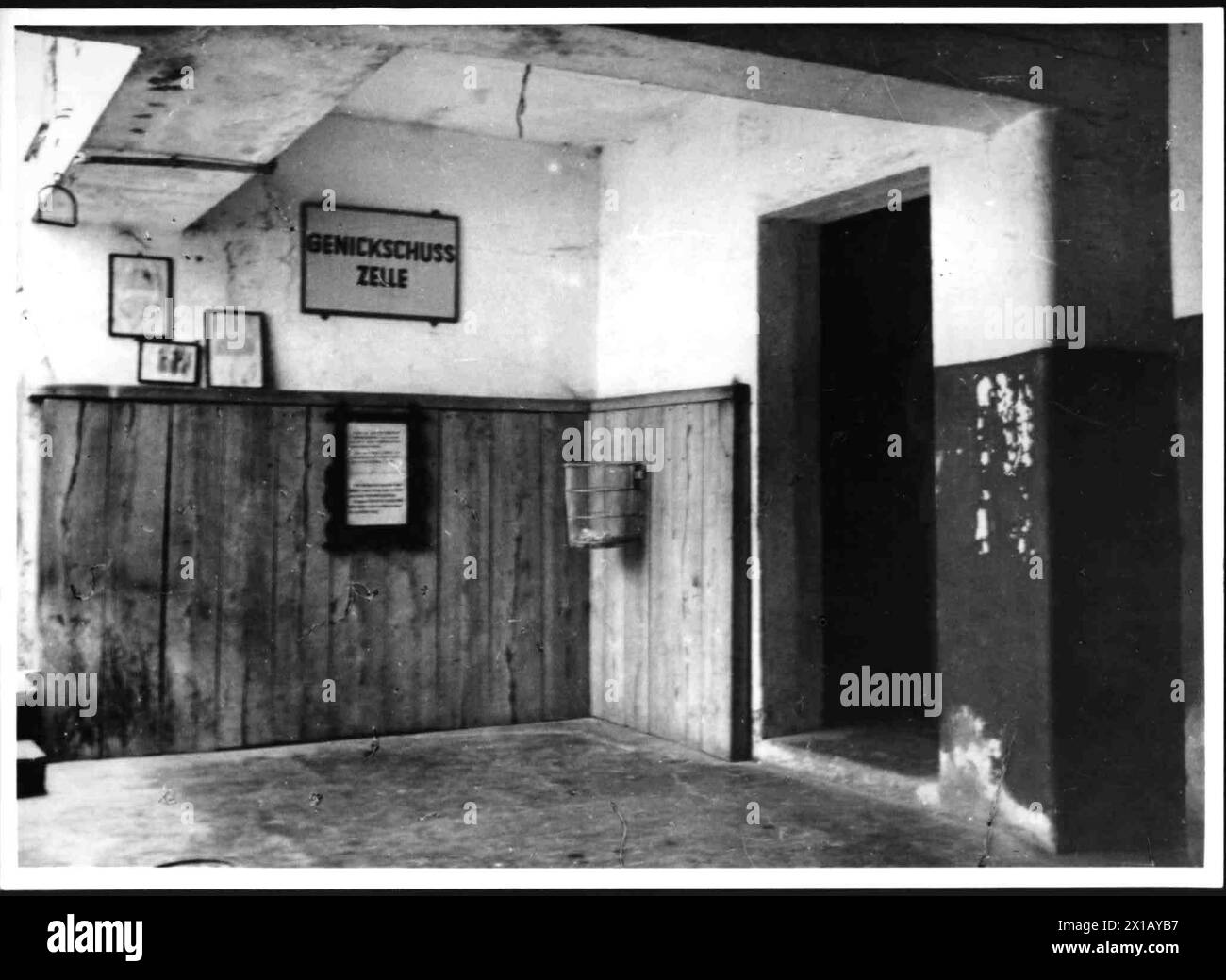 Campo di concentramento di Mauthausen, vista nella ex cella Shot in the Neck, 1949 - 19490101 PD1755 - Rechteinfo: Rights Managed (RM) Foto Stock