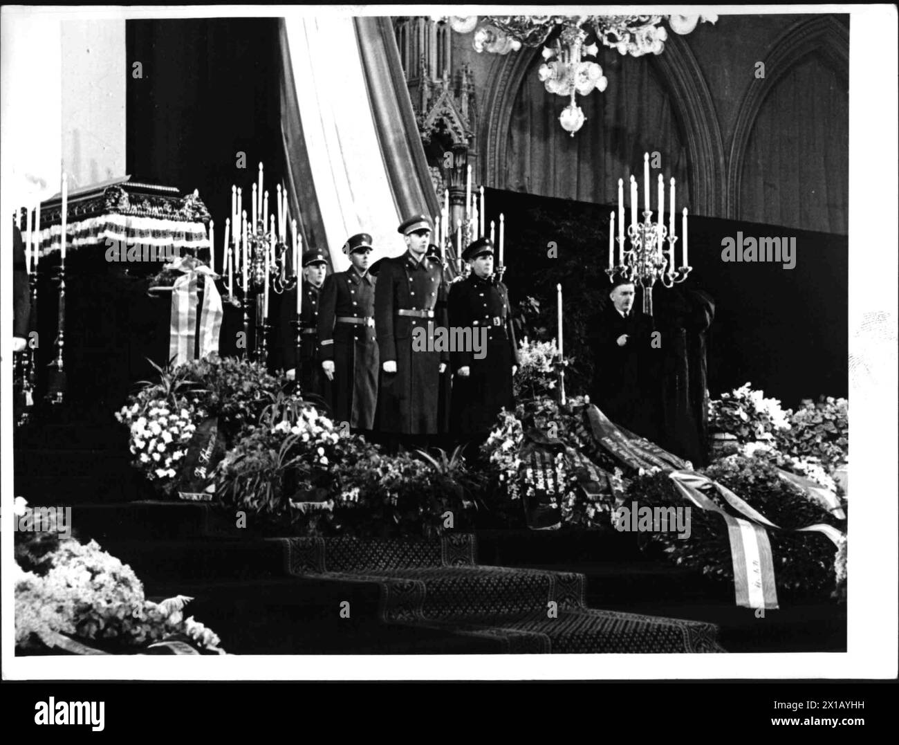 Addio del Presidente Federale Renner, che ha messo fuori gioco il Presidente Federale. Cancelliere federale Figl Keep a speech., 05.01.1950 - 19500105 PD0005 - Rechteinfo: Rights Managed (RM) Foto Stock