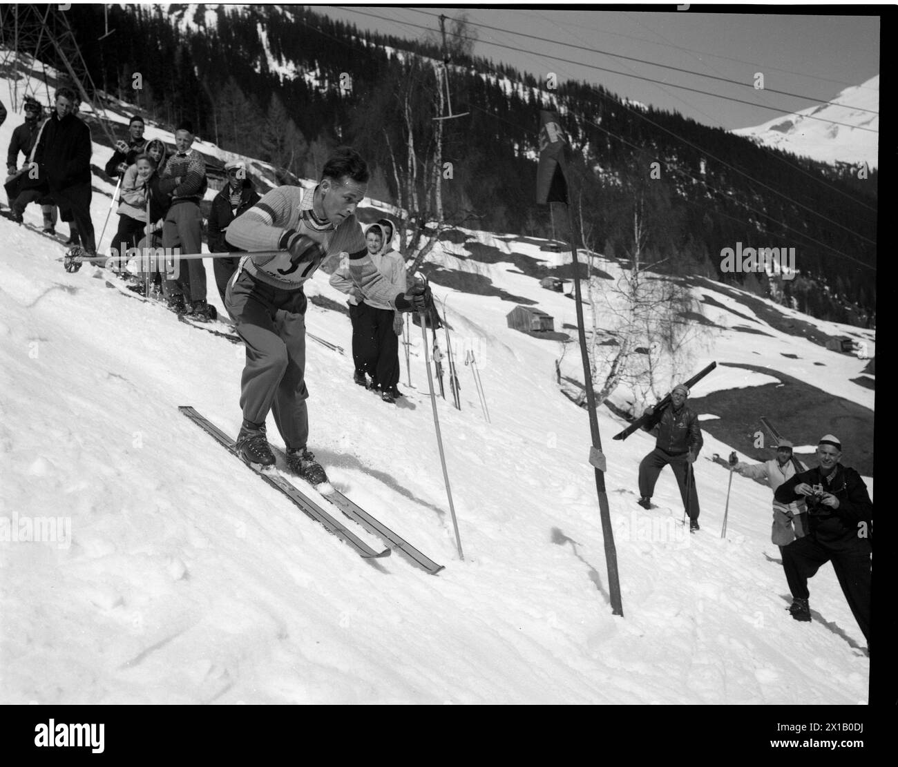 Sport di sci, gara di Kandahar a Saint Anton: Martin Strolz, 01.03.1953 - 19530301 PD0039 - Rechteinfo: Diritti gestiti (RM) Foto Stock