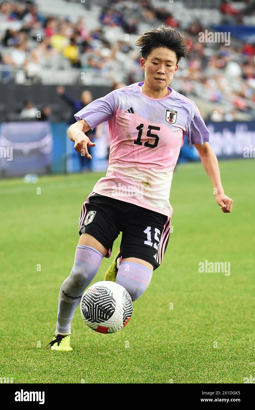 Columbus, Ohio, Stati Uniti. 9 aprile 2024. L'attaccante giapponese Aoba Fujino (15) affronta il pallone contro il Brasile nella partita di Columbus, Ohio, USA. Crediti: Brent Clark/Alamy Live News Foto Stock