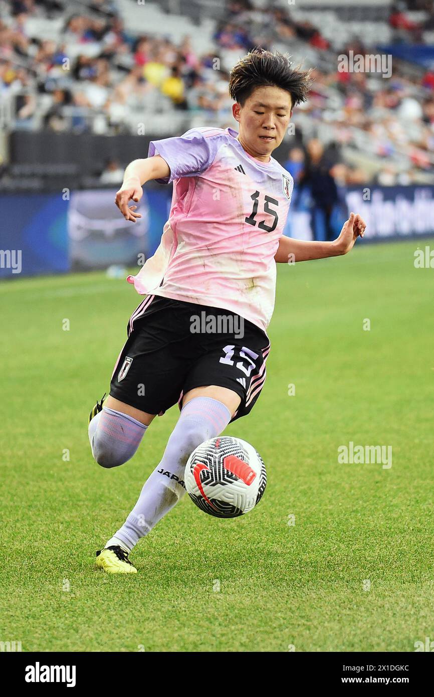Columbus, Ohio, Stati Uniti. 9 aprile 2024. L'attaccante giapponese Aoba Fujino (15) affronta il pallone contro il Brasile nella partita di Columbus, Ohio, USA. Crediti: Brent Clark/Alamy Live News Foto Stock