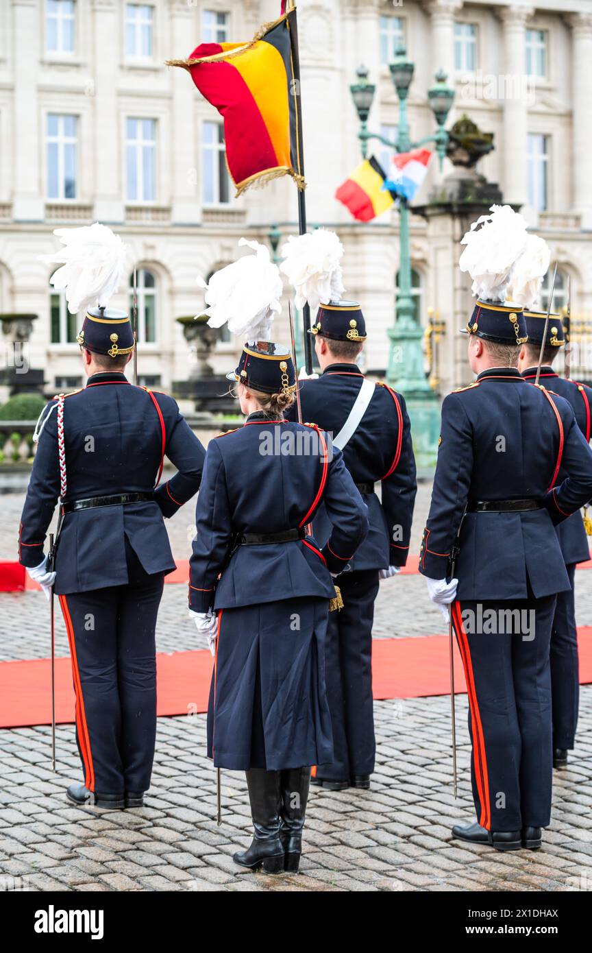 Bruxelles, Belgio, 16 aprile 2024 - visita di Stato del Lussemburgo in Belgio, sceriffi ufficiali alla cerimonia Foto Stock