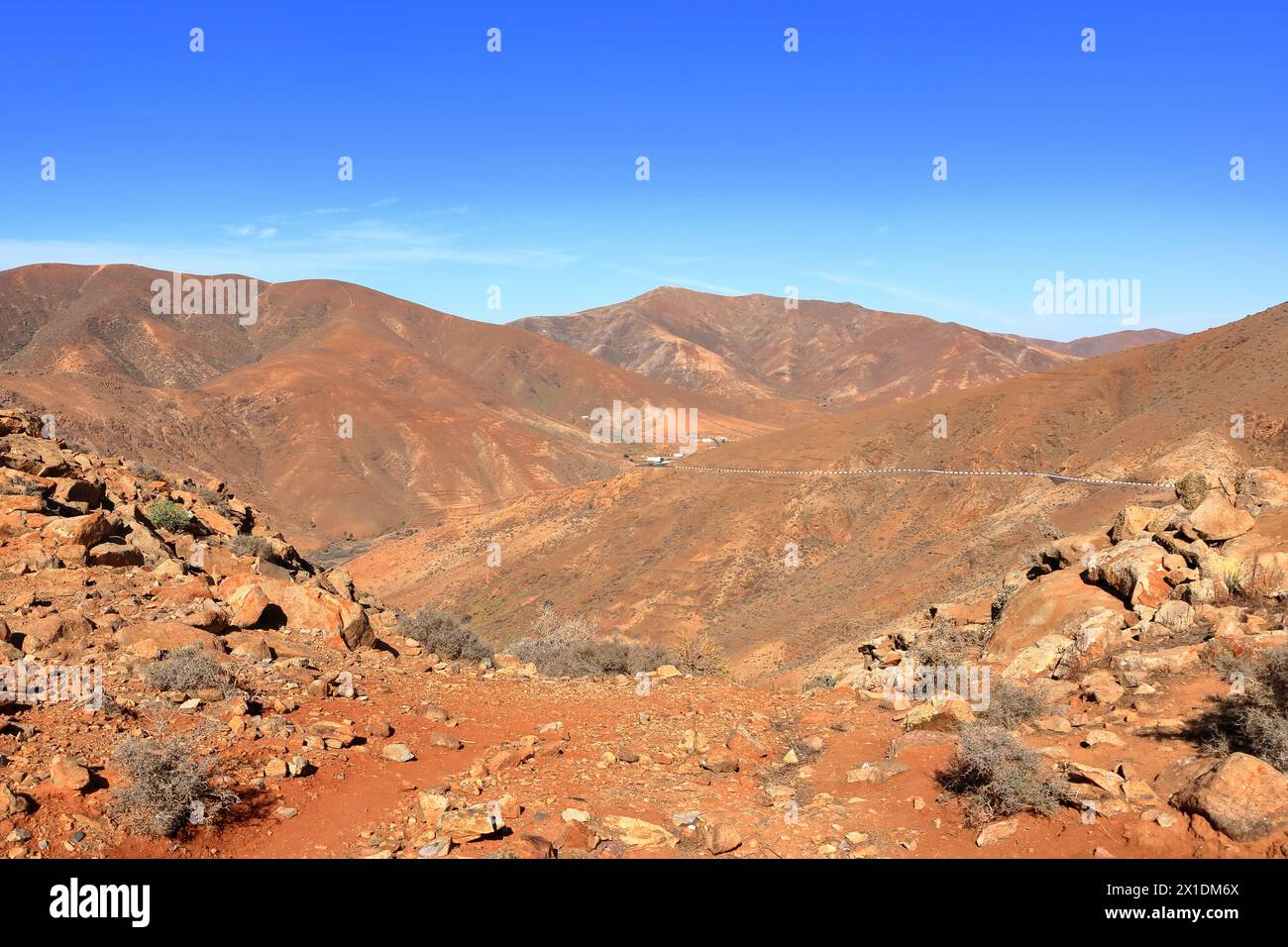 Vista del paesaggio dal punto panoramico del Mirador del Risco de Las Penas sull'isola di Fuerteventura nelle Isole Canarie Foto Stock