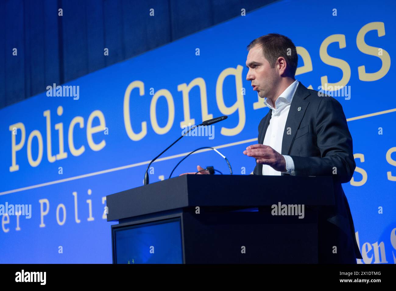 Berlino, Germania. 16 aprile 2024. Philipp Lahm, direttore del torneo UEFA EURO 2024, interviene al Congresso europeo di polizia durante un dibattito sul "Campionato europeo di calcio - garantire partite sicure”. Crediti: Christophe Gateau/dpa/Alamy Live News Foto Stock