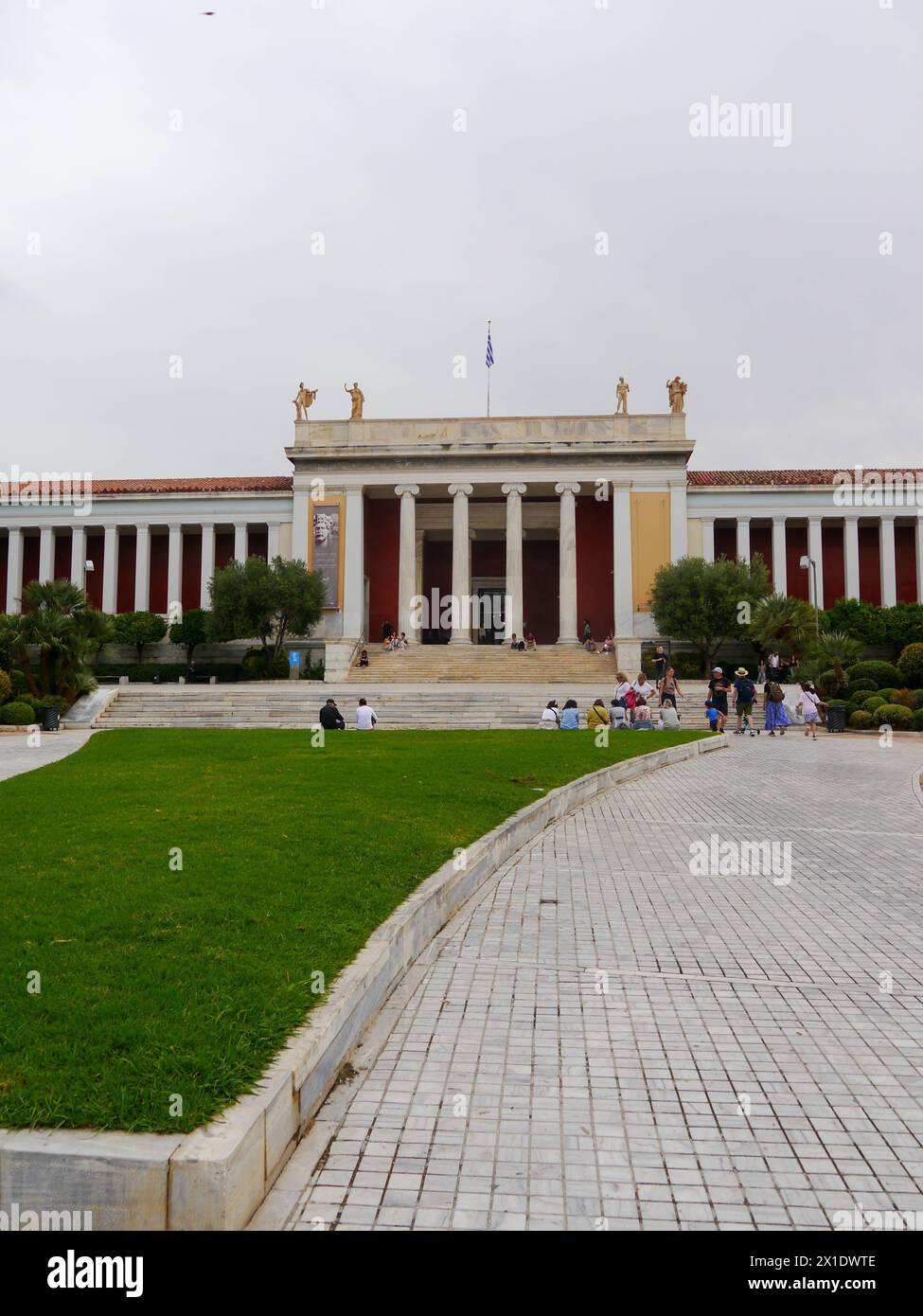 Il vecchio Palazzo reale che ora funge da edificio del Parlamento greco in Piazza Syntagma, Atene, Grecia Foto Stock