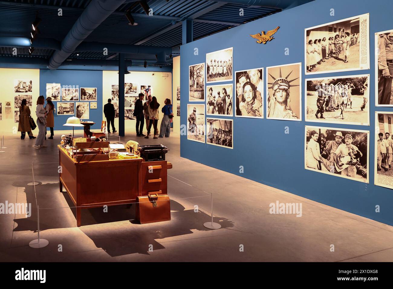 Venezia, Italia. 16 aprile 2024. La 60° Mostra Internazionale d'Arte intitolata "stranieri ovunque", curata da Adriano Pedrosa, sarà aperta al pubblico da sabato 20 aprile a domenica 24 novembre nella foto: The Central Pavilion Credit: Independent Photo Agency/Alamy Live News Foto Stock