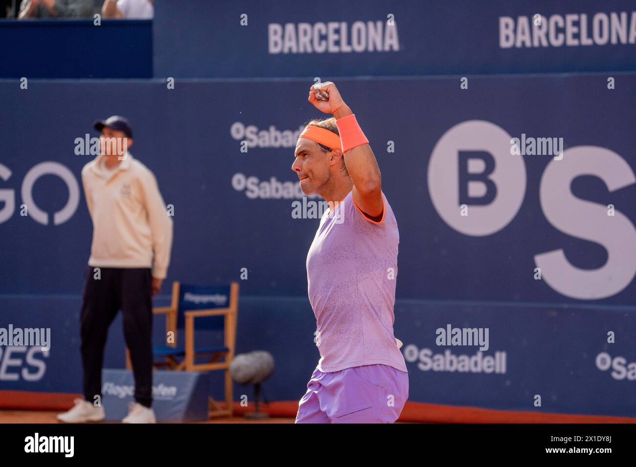 Barcellona, Spagna. 16 aprile 2024. Open Barcelona tennis. Rafael Nadal vince la sua prima partita nel primo turno dell'ATP 500 Conde de Godó a Barcellona contro Flavio Cobolli. Rafael Nadal gana su primer partido en la primera ronda del ATP 500 Conde de Godó de Barcelona contra Flavio Cobolli. Nella foto: rafa nadal News Sports - Barcellona, Spagna martedì 16 aprile 2024 (foto di Eric Renom/LaPresse) credito: LaPresse/Alamy Live News Foto Stock