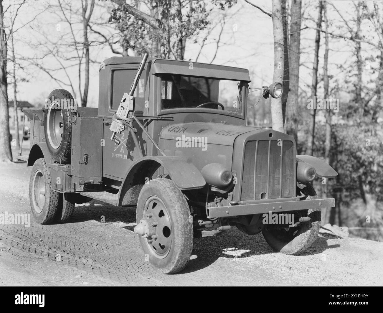 Tutti gli autocarri trasportano mitragliatrici per la difesa seriale e a terra nella forza meccanizzata, ft. Eustis, Virginia. (1 1/4 tonnellate, carrello a trazione integrale, Frank. Motore QMC con mitragliatrice) CA. 1931 Foto Stock