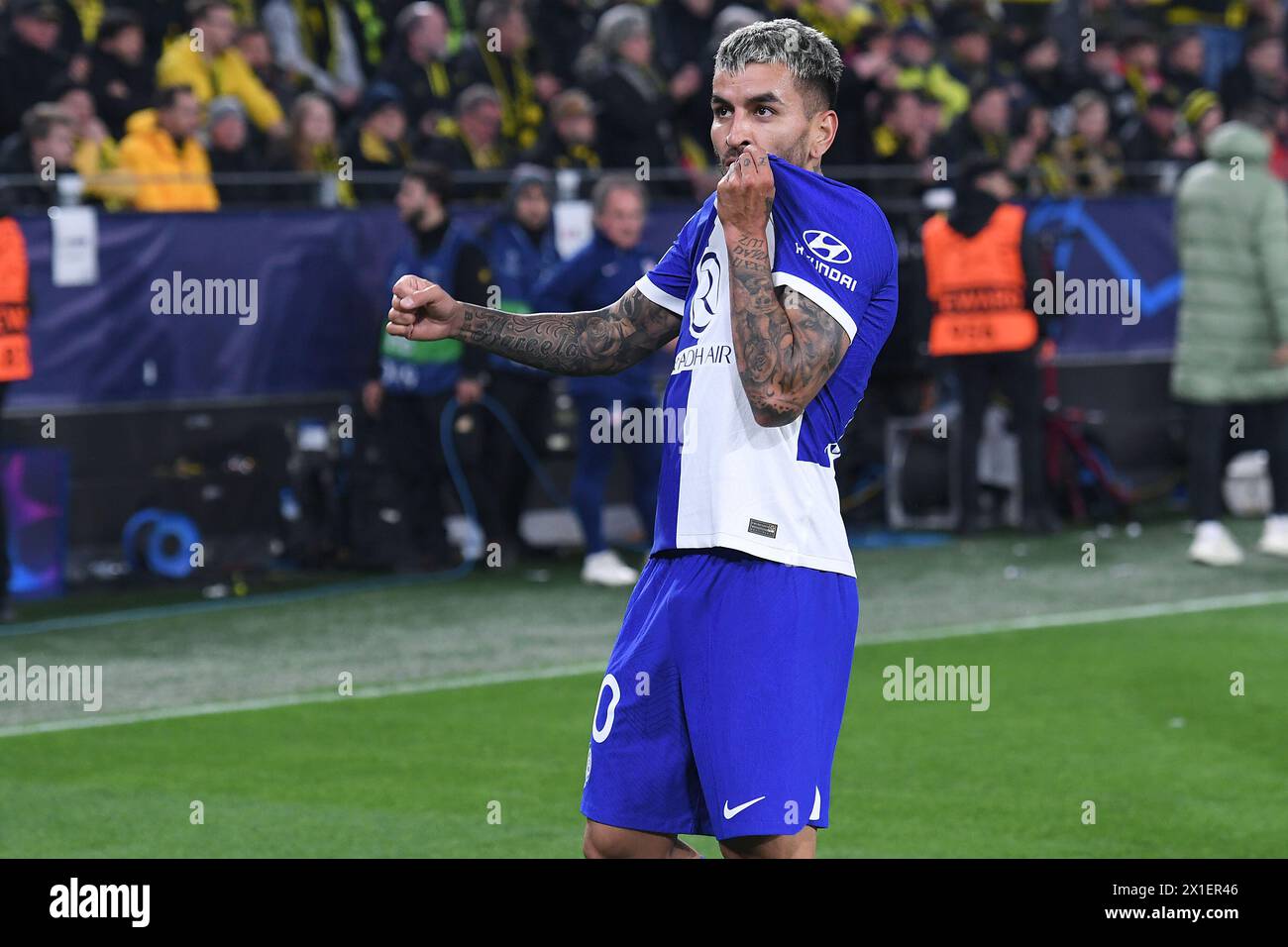 Fussball Champions League Viertelfinale Borussia Dortmund - Atletico Madrid AM 16.04.2024 im Signal Iduna Park a Dortmund Torjubel zum 2:2 durch Angel Correa ( Madrid ) foto: Revierfoto Foto Stock