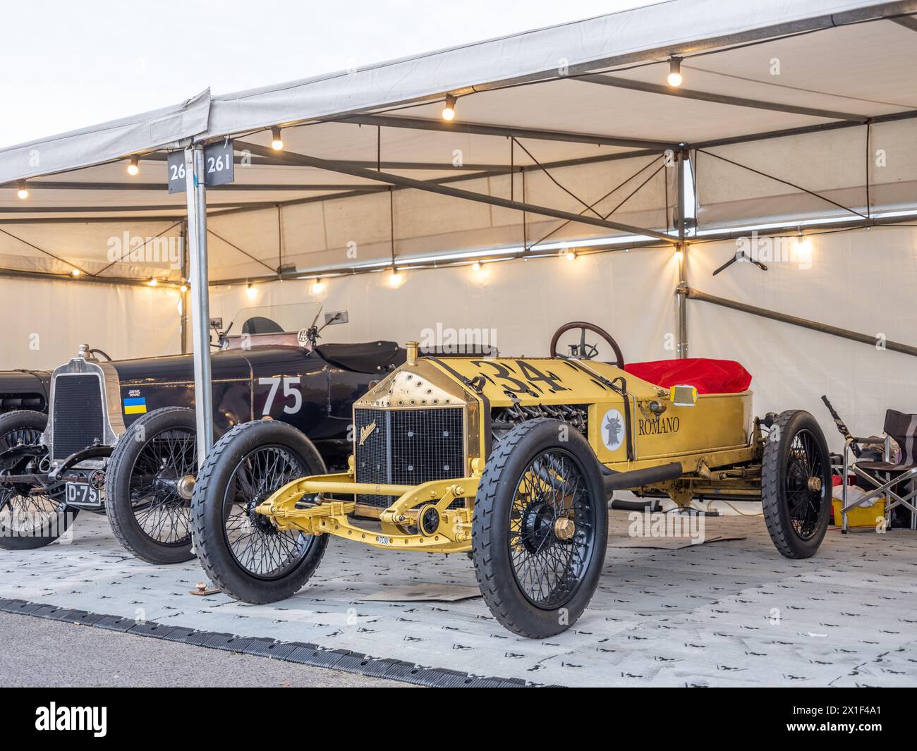 Aprile 2024 - 81a riunione dei membri a Goodwood Foto Stock