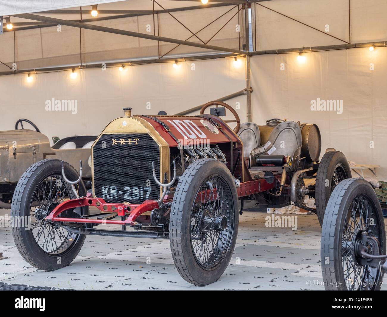 Aprile 2024 - 81a riunione dei membri a Goodwood Foto Stock