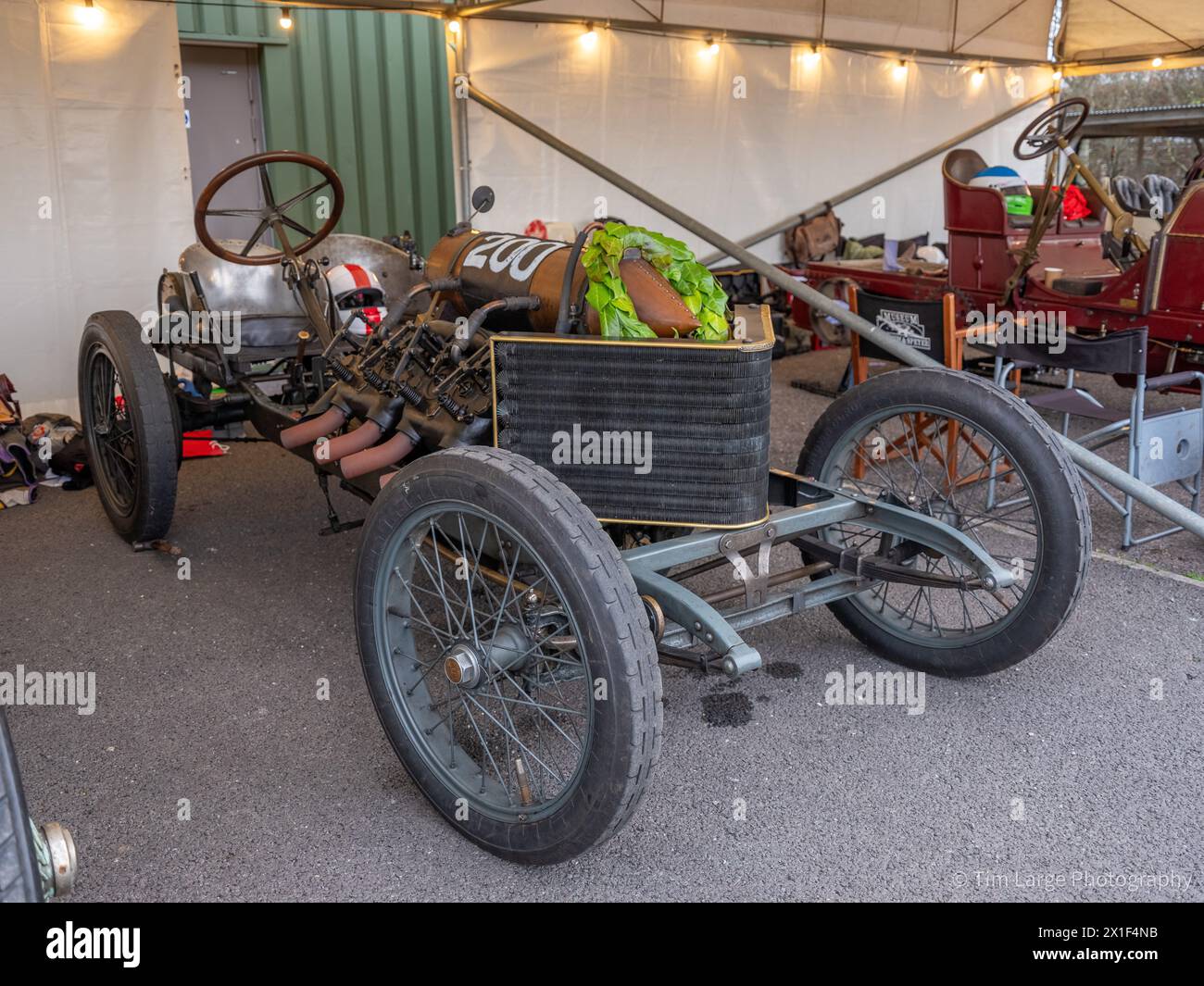 Aprile 2024 - 81a riunione dei membri a Goodwood Foto Stock