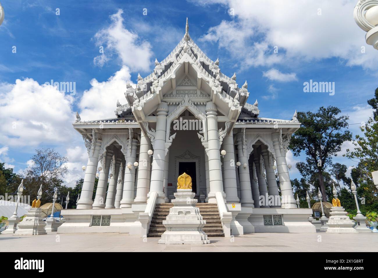 Wat Kaeo Korawaram, città di Krabi. Foto Stock