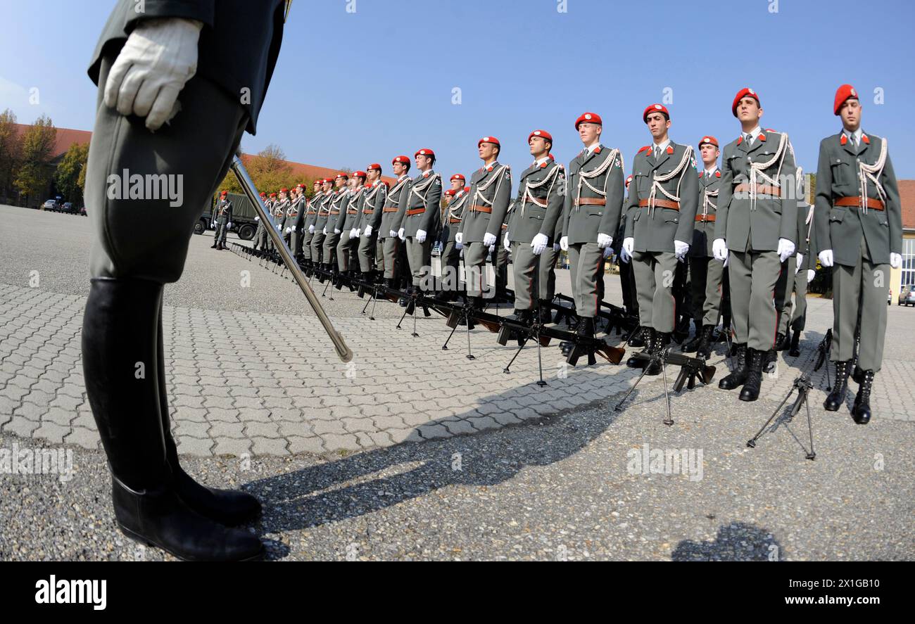 Caratteristica: Esercito. Forze dell'esercito federale austriaco nella Maria Theresien-Casern a Vienna, 13 ottobre 2010. - 20101013 PD4918 - Rechteinfo: Diritti gestiti (RM) Foto Stock