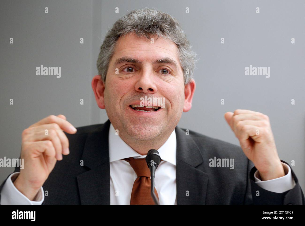 Vienna - Gottwald Kranebitter, CEO di Hypo Alpe-Adria-Bank International AG, durante la conferenza stampa sui "risultati 2012" del 12 marzo 2013. - 20130312 PD0847 - Rechteinfo: Diritti gestiti (RM) Foto Stock