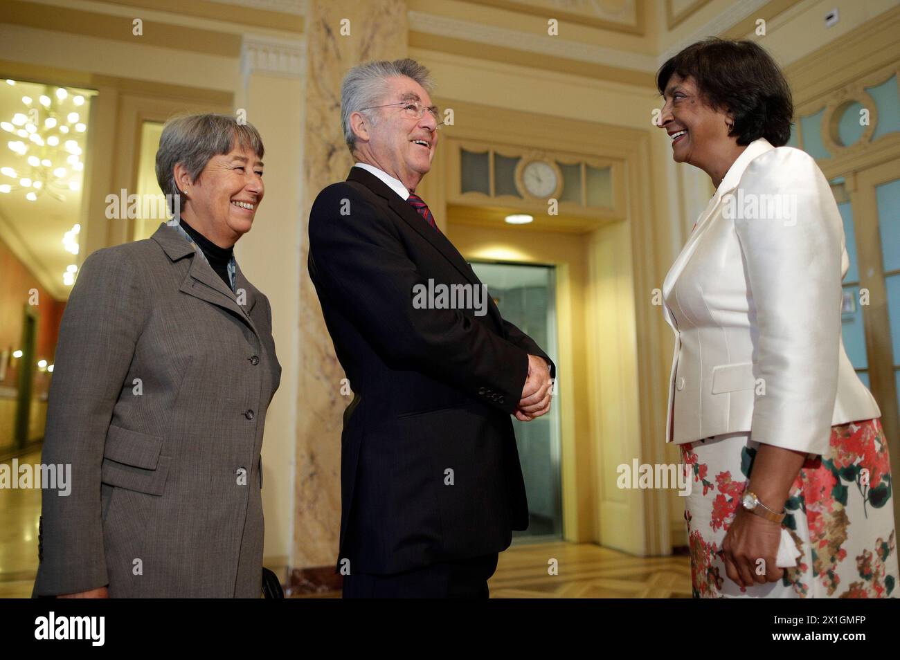 Il Presidente federale austriaco Dr. Heinz Fischer e sua moglie Margit con l'alto Commissario delle Nazioni Unite per i diritti umani, UNHCHR, Navanethem Pillay al Consiglio per i diritti umani di Ginevra il 2013/06/10. Fischer rimane tre giorni in Svizzera. - 20130603 PD8747 - Rechteinfo: Diritti gestiti (RM) Foto Stock