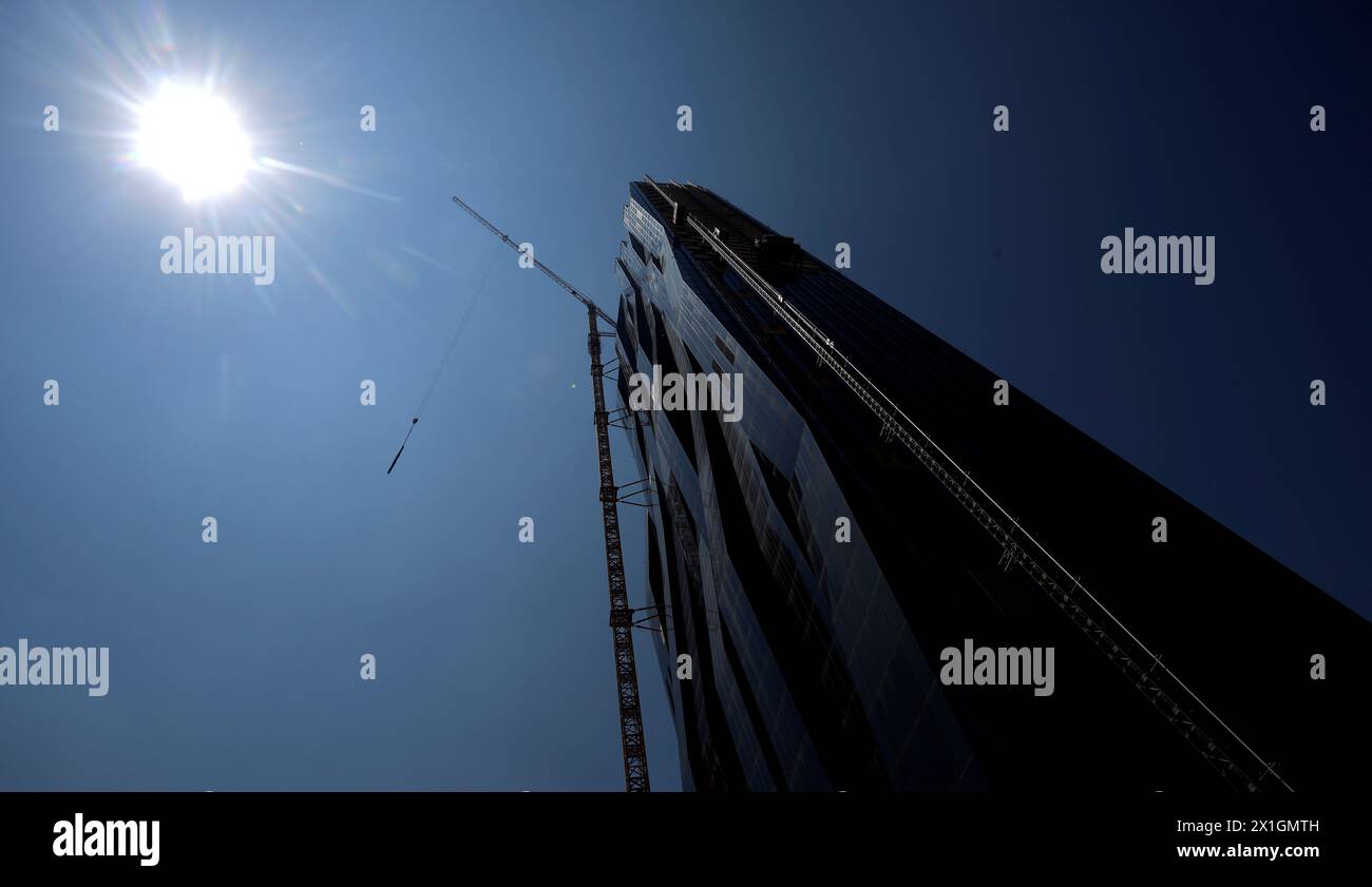 Vista sulla Torre DC di Vienna il 18 giugno 2013. La torre alta 250 metri sarà l'edificio più alto dell'Austria. - 20130618 PD1084 - Rechteinfo: Diritti gestiti (RM) Foto Stock