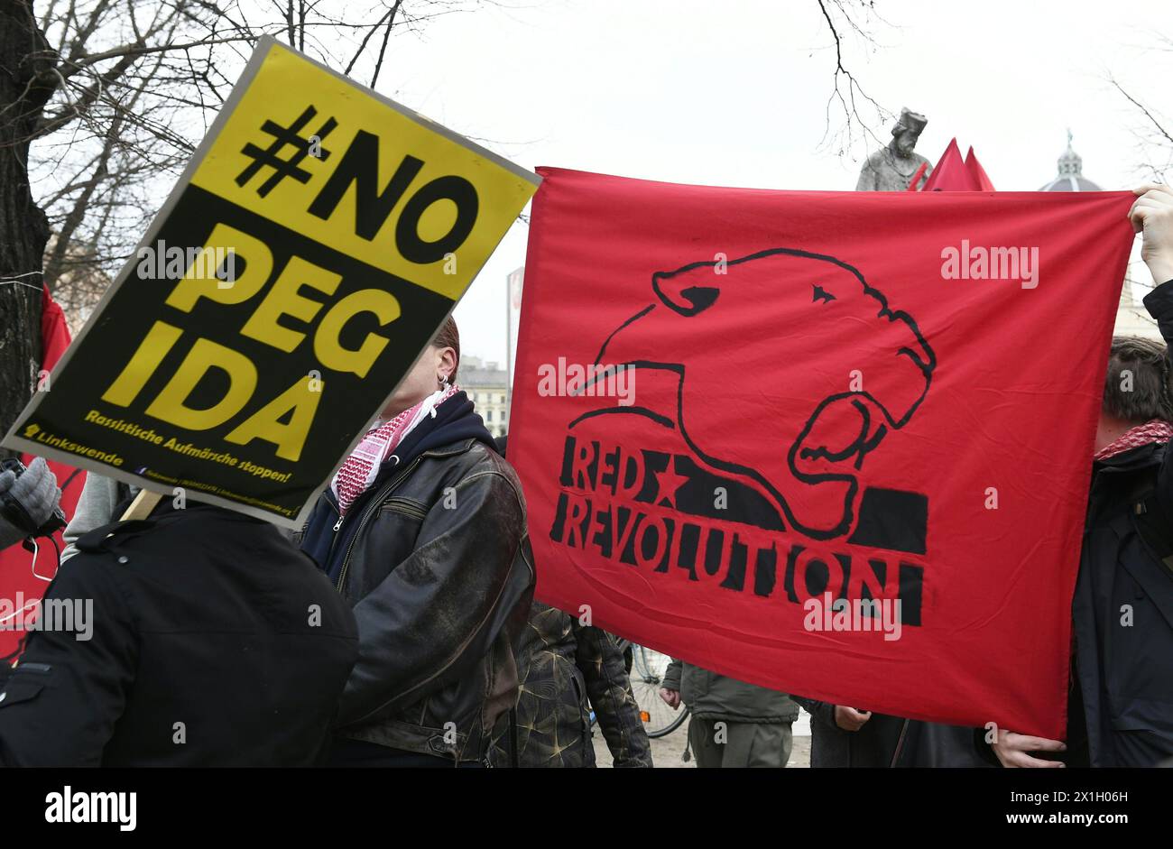 Manifestazione contro la manifestazione del movimento anti-Islam "Pegida"-Vienna (europei patriottici contro l'islamizzazione dell'Occidente) a Vienna, Austria, 2 febbraio 2015. - 20150202 PD2812 - Rechteinfo: Diritti gestiti (RM) Foto Stock