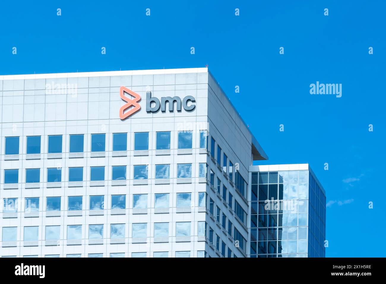Houston, Texas, USA - 13 aprile 2024: Sede centrale della BMC software a Houston, Texas, USA. Foto Stock