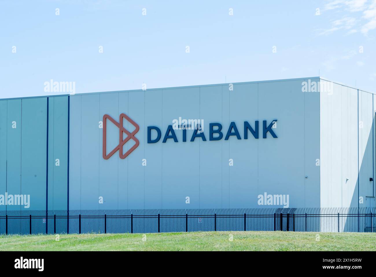 Houston, Texas, USA - 13 aprile 2024: Database (HOU3) Westway Park III Data Center a Houston, Texas, USA. Foto Stock