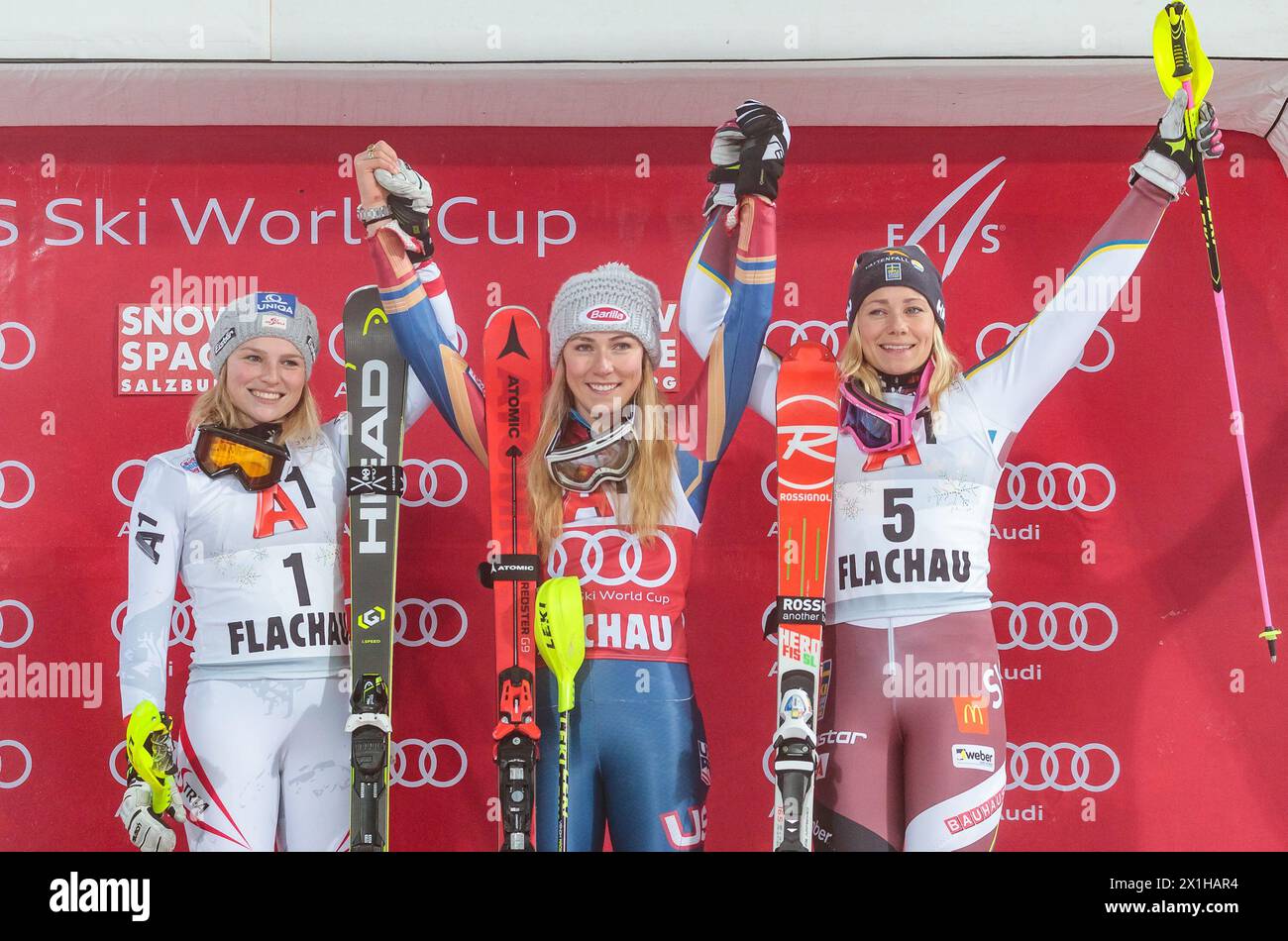 Mikaela Shiffrin degli Stati Uniti durante la cerimonia della vincitrice dello Slalom ladie della Coppa del mondo di sci alpino FIS all'Hermann Maier Weltcupstrecke di Flachau, Austria, il 2018/01/09 - 20180109 PD6363 - Rechteinfo: Diritti gestiti (RM) Foto Stock