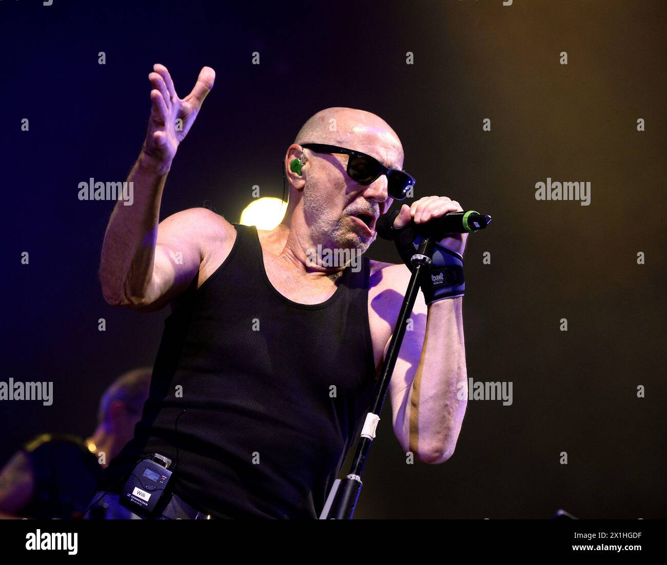 Willi Resetarits alias Dr. Kurt Ostbahn e band durante il concerto a Vienna, Austria, il 23 agosto 2019. - 20190823 PD6046 - Rechteinfo: Diritti gestiti (RM) Foto Stock