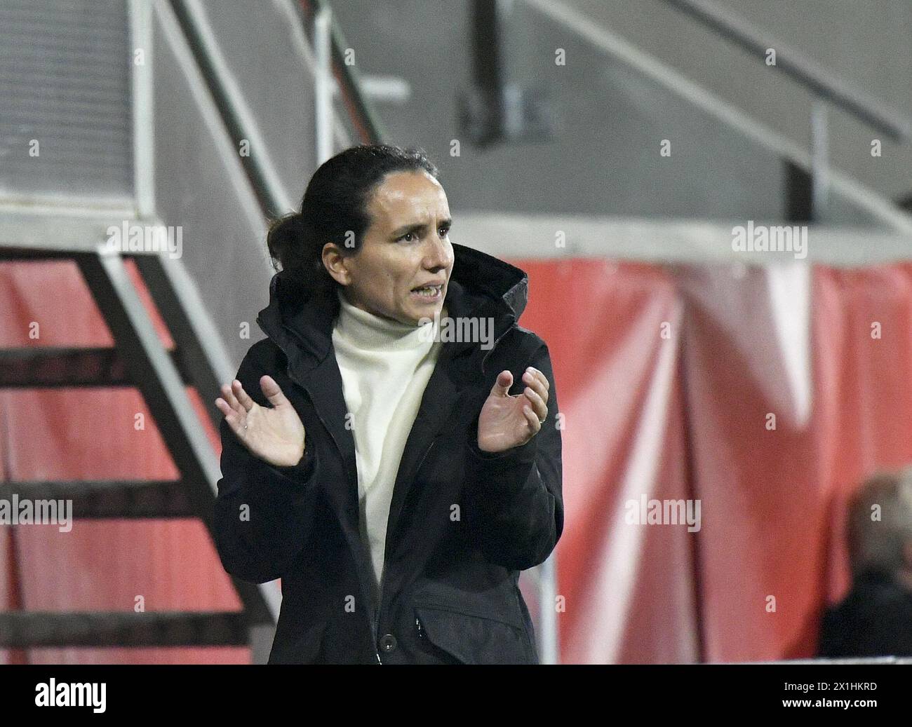 L'allenatrice austriaca Irene Fuhrmann durante la partita di qualificazione al girone G di UEFA Euro 2021 Austria contro Francia a Wiener Neustadt, Austria, il 27 ottobre 2020. - 20201027 PD9429 - Rechteinfo: Diritti gestiti (RM) Foto Stock
