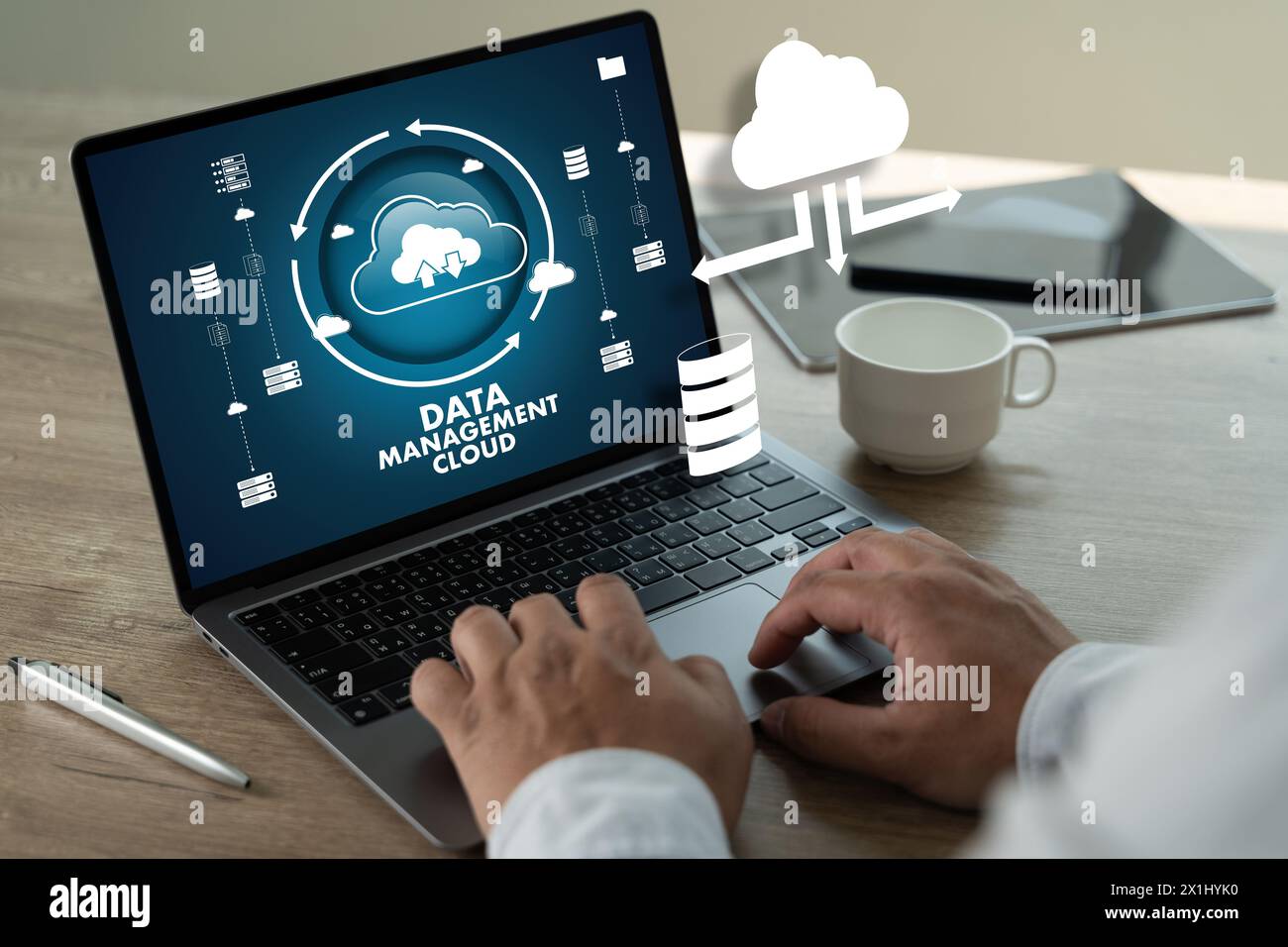 Cloud di gestione dei dati file di trasferimento dei dati tra cartella, sistema di gestione dei documenti dei dati di backup Foto Stock