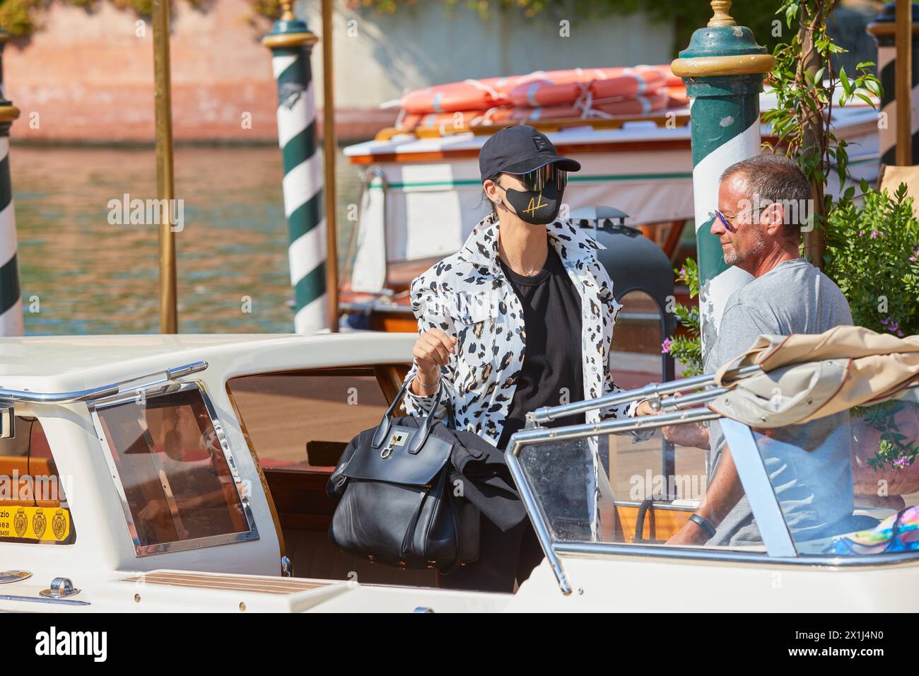 Copyright: Starpix/Alexander TUMA, 31.08.2021 Venezia, Italia, Adriana Lima, 78 Mostra Internazionale d'Arte cinematografica di Venezia - 20210831 PD11204 - Rechteinfo: Rights Managed (RM) Foto Stock