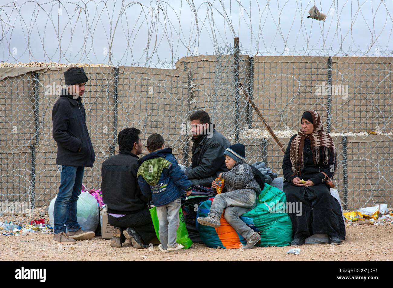 Nuovi arrivi ad al ZA atari nuovi arrivi al campo profughi di al ZA atari, fuggendo dalla violenza della guerra civile siriana. UNHCR Refugeecamp ad al Mafraq, Giordania. Dicembre 2013. Al ZA atari al ZA atari, al Zaatari, Zaatari al Mafraq Germania Copyright: XGuidoxKoppesx Foto Stock
