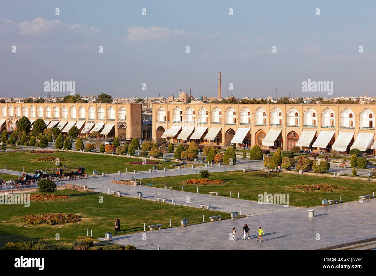 Vista sopraelevata di Piazza Naqsh-e Jahan dalla terrazza superiore del Palazzo Ali Qapu. Isfahan, Iran. Foto Stock