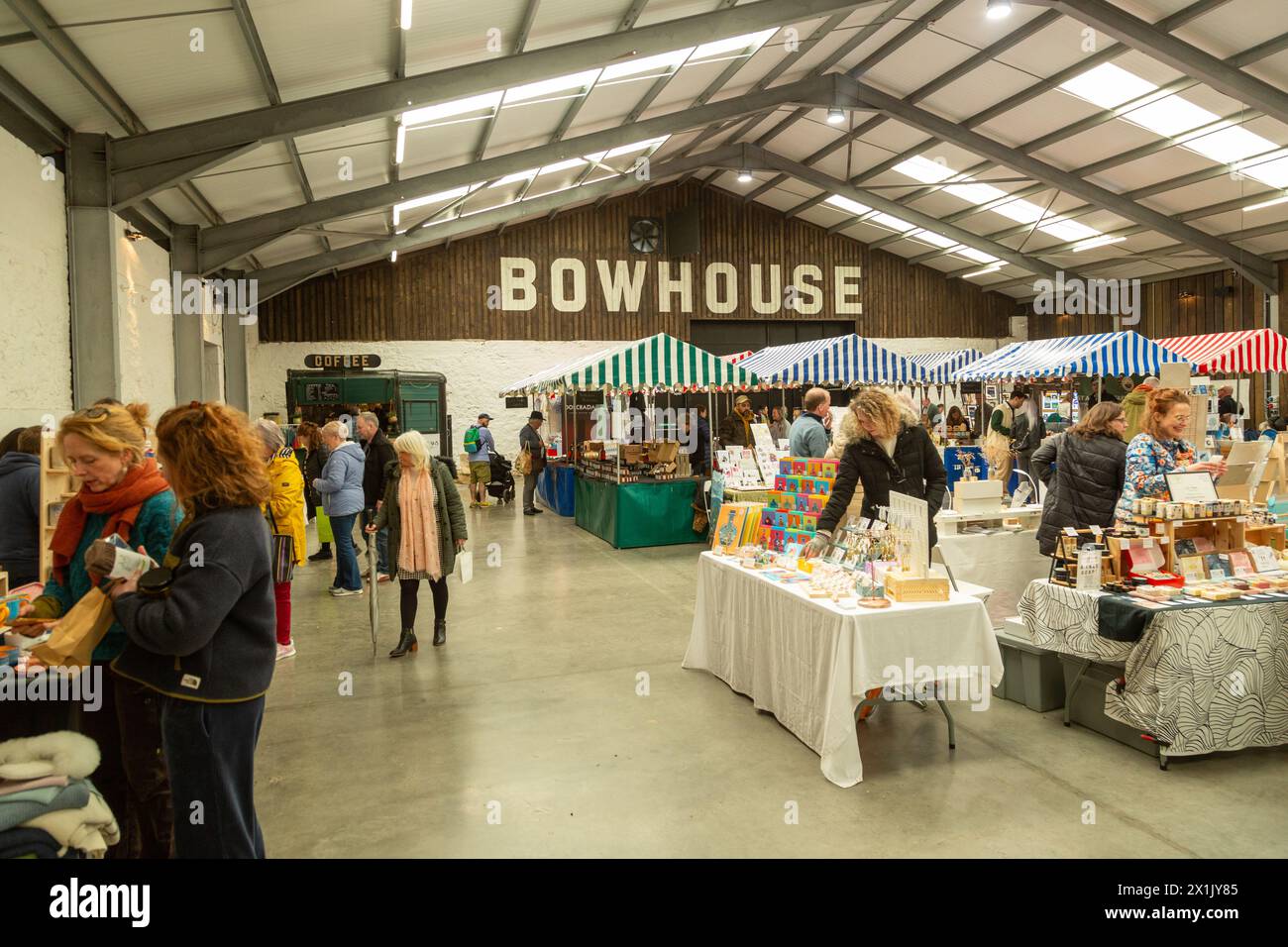 Bowhouse è un luogo di ritrovo per i commercianti locali di cibo e bevande a Fife Foto Stock
