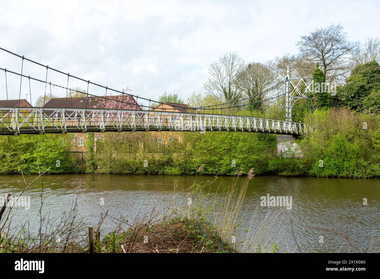 Howley ponte sospeso una passerella sul fiume Mersey a Warrington Foto Stock