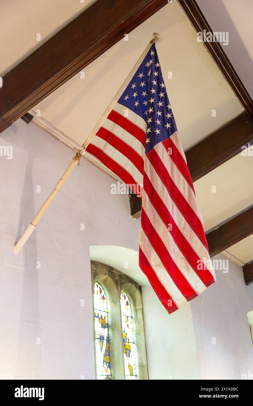 All'interno della chiesa di Sant'Osvaldo, c'è una stella e strisce, bandiera degli Stati Uniti d'America che gli amici americani gli hanno regalato negli anni '1960 o '70 Foto Stock