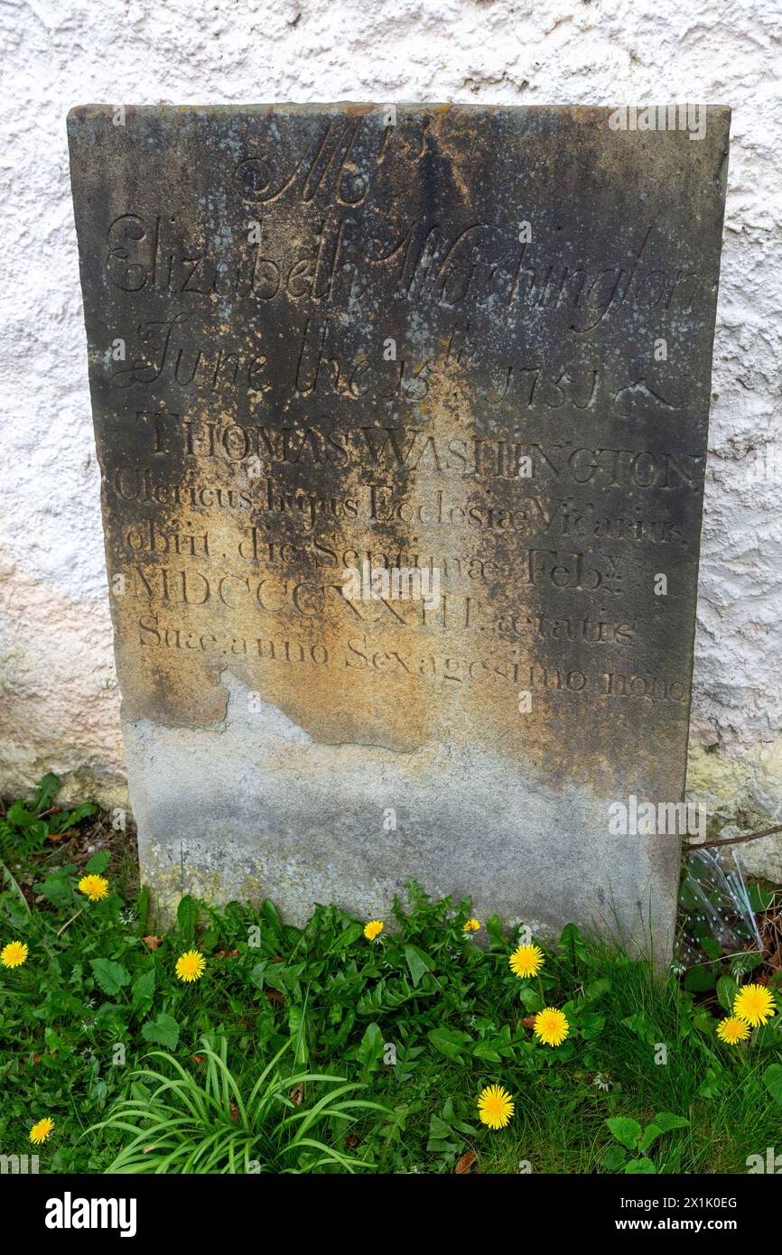 Lapide di Elizabeth e Thomas Washington nella chiesa di Saint Oswald Warton, Lancashire, Inghilterra Foto Stock