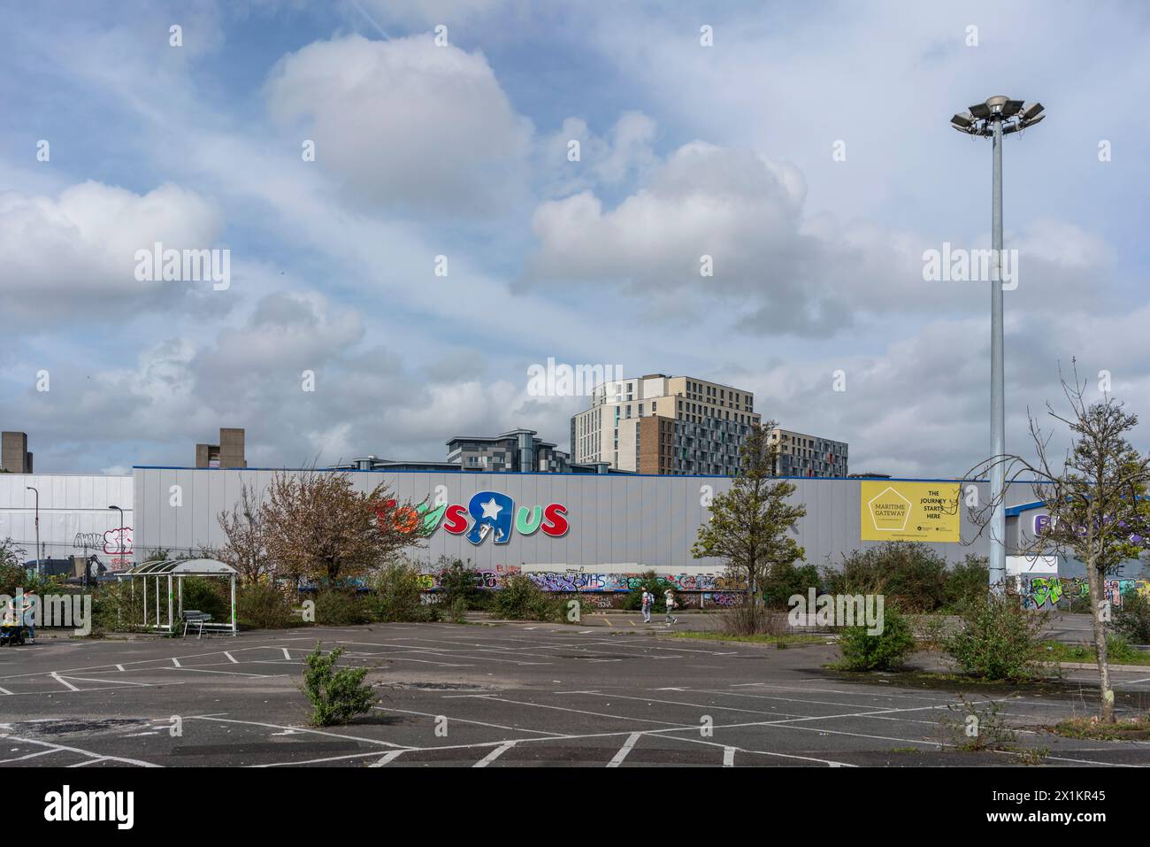 L'ex sito Toys R Us di Southampton, sulla Western Esplanade, attualmente abbandonato, ha ricevuto l'approvazione per lo sviluppo del sistema Maritime Gateway 2024 Foto Stock