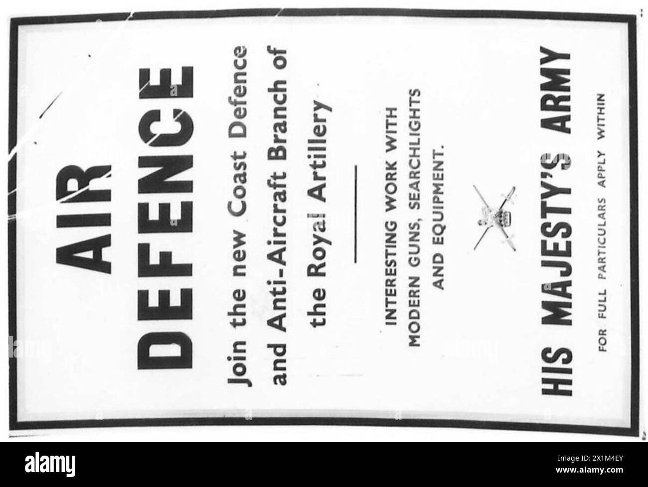 IL ROYAL TANK CORPS RECLUTA IN ADDESTRAMENTO A FARNBOROUGH - POSTER. Difesa aerea, esercito britannico Foto Stock