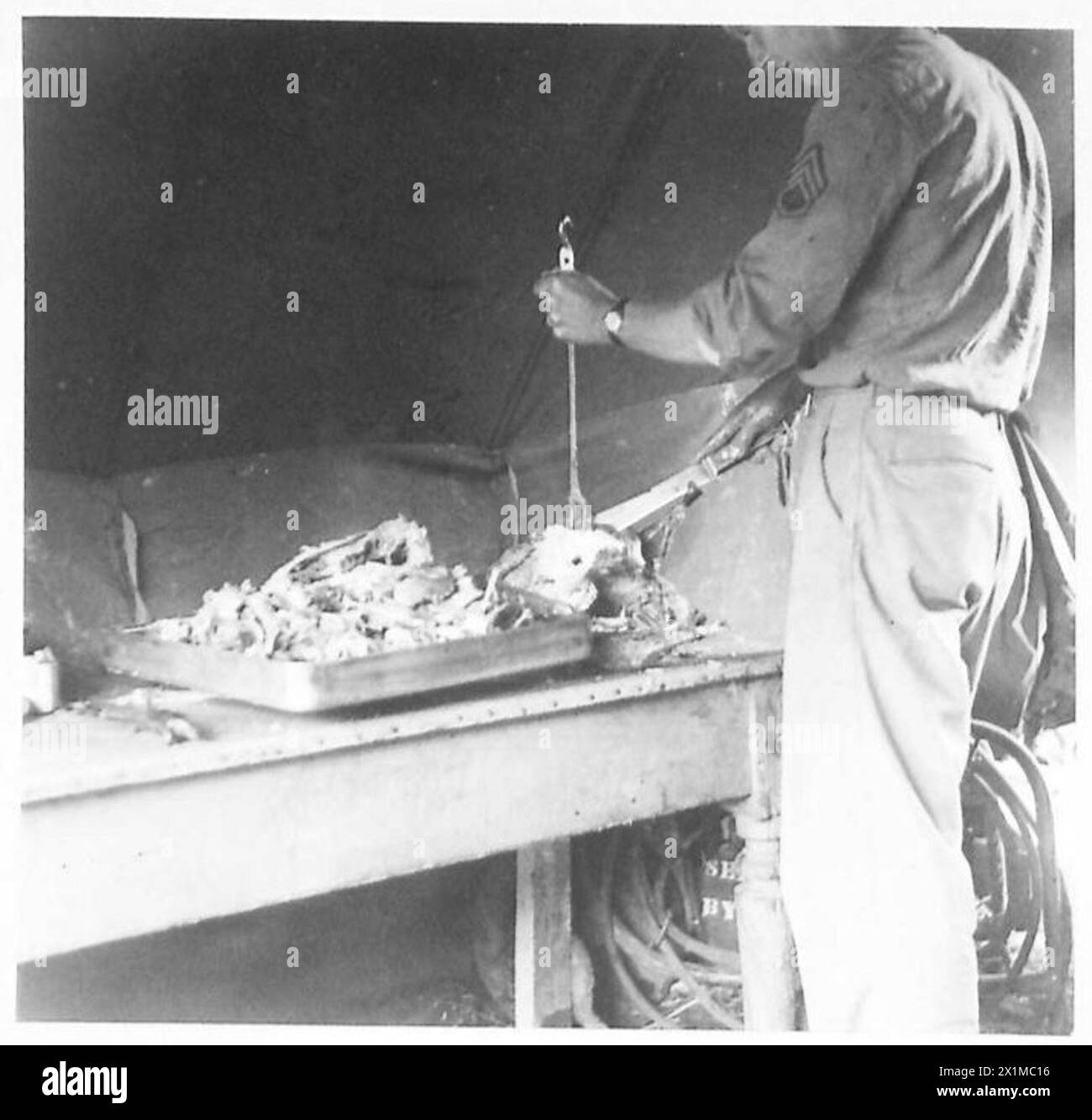 Fotografie che mostrano il settore americano sotto le operazioni della Fifth Army in Italia, documentano le attività e i luoghi dell'esercito britannico durante la seconda guerra mondiale Foto Stock