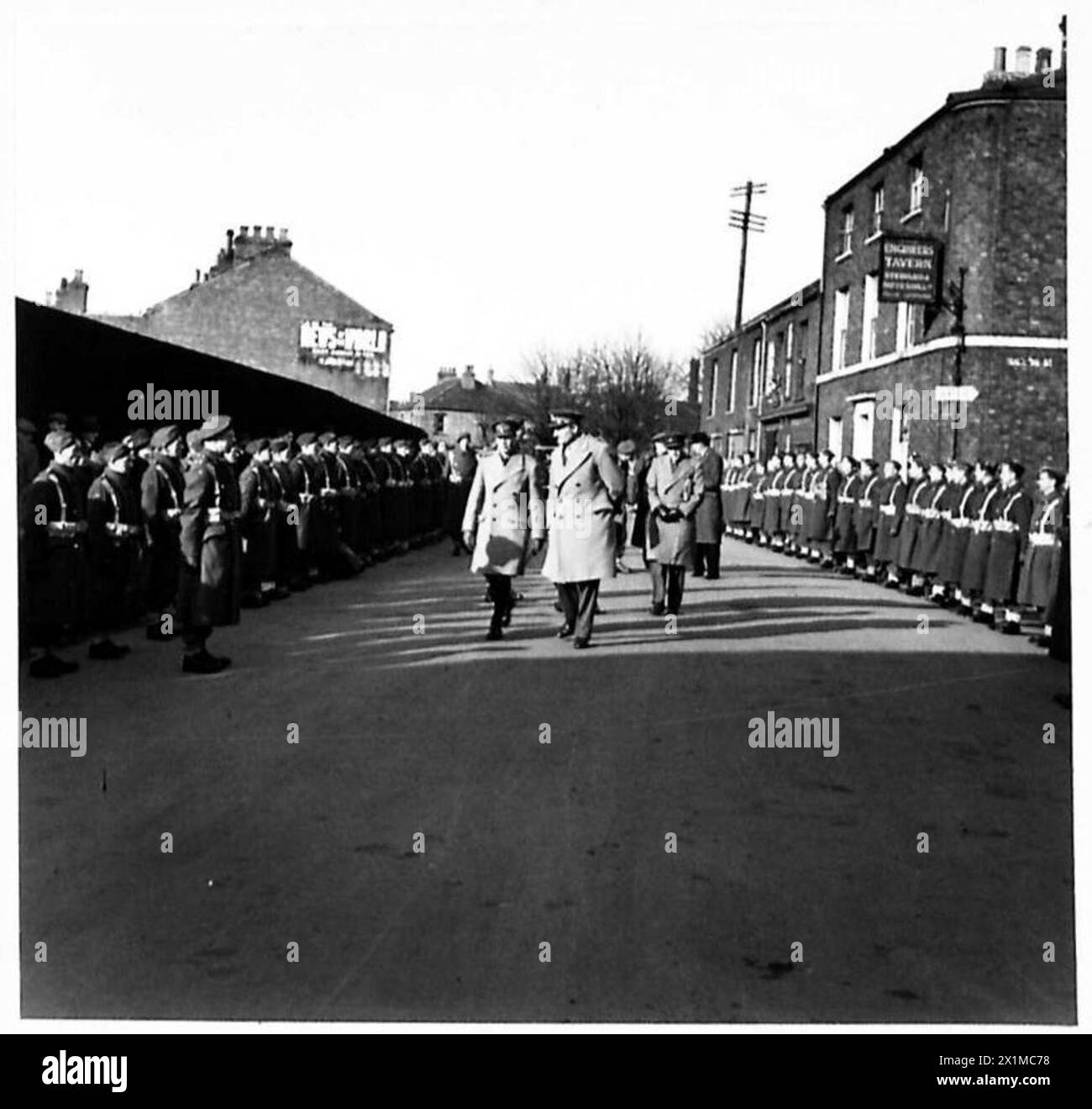 Sua Maestà il Re ispeziona le truppe del Royal Army Service Corps di divisione a King's Lynn, British Army. Foto Stock