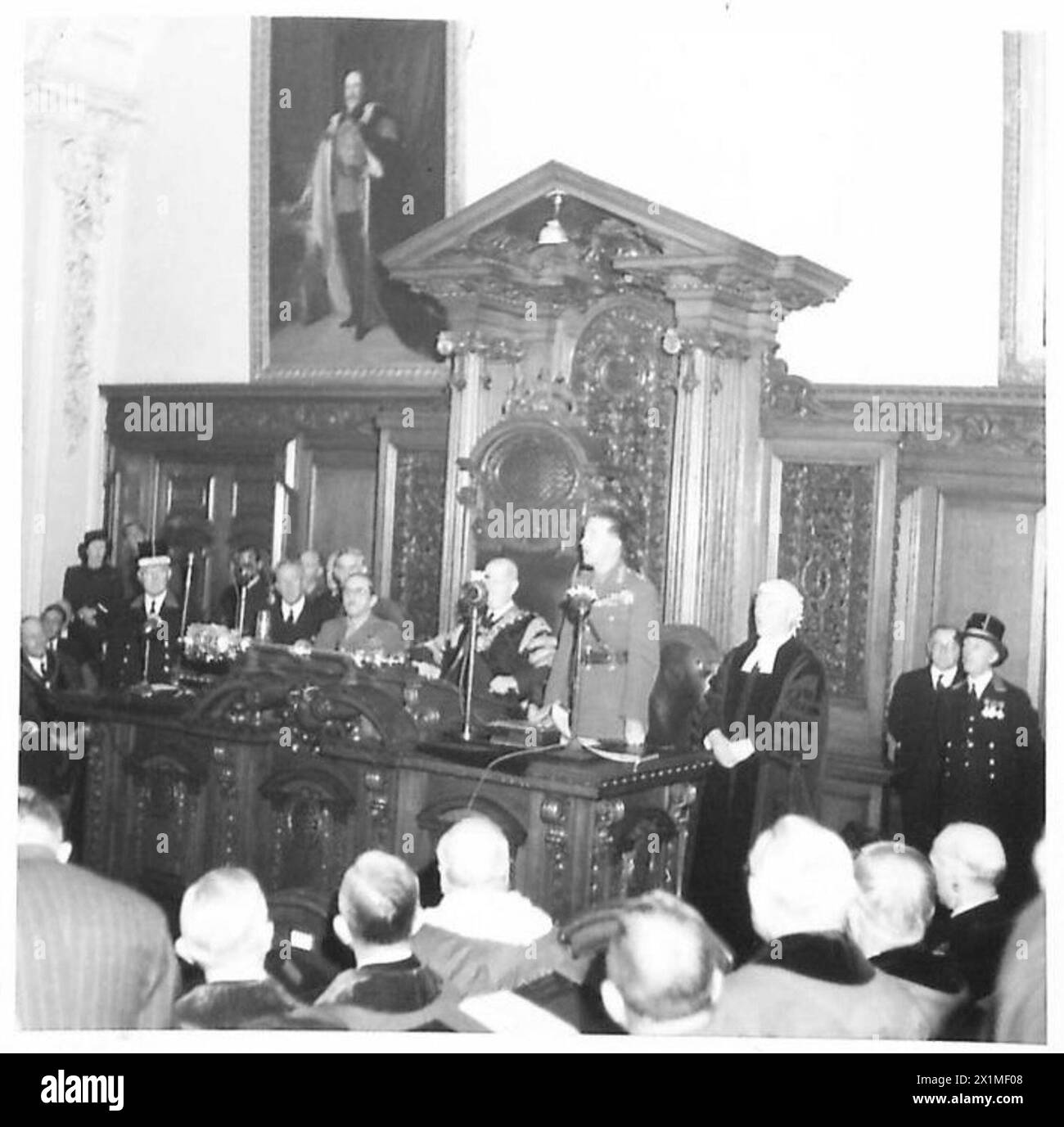 I marescialli Alexander e Brooke assistono alla presentazione della Freedom of Belfast in Northern Ireland, British Army. Foto Stock