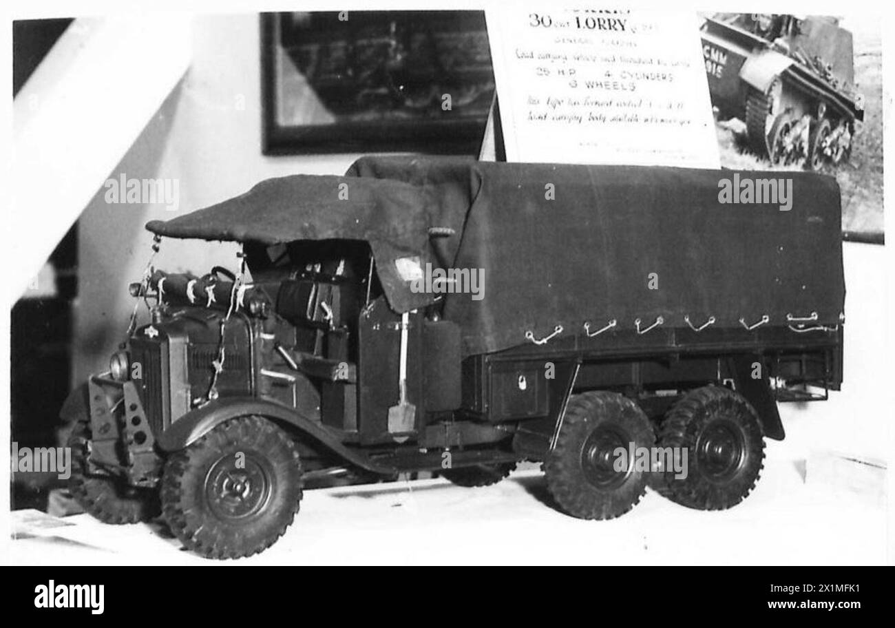 Un modello in scala di un camion Morris è esposto alla mostra del Museo della Scienza, che mette in risalto il design storico dei veicoli. Foto Stock