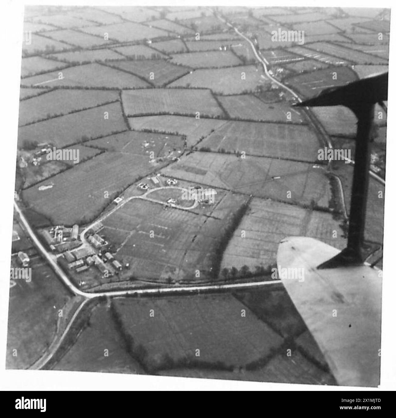 Durante la seconda guerra mondiale furono impiegate tecniche di camuffamento aereo per nascondere i siti di cannoni antiaerei e di ricerca intorno a Cardiff e Swansea. Queste misure miravano a proteggere le installazioni di difesa critiche dagli attacchi aerei nemici. Foto Stock