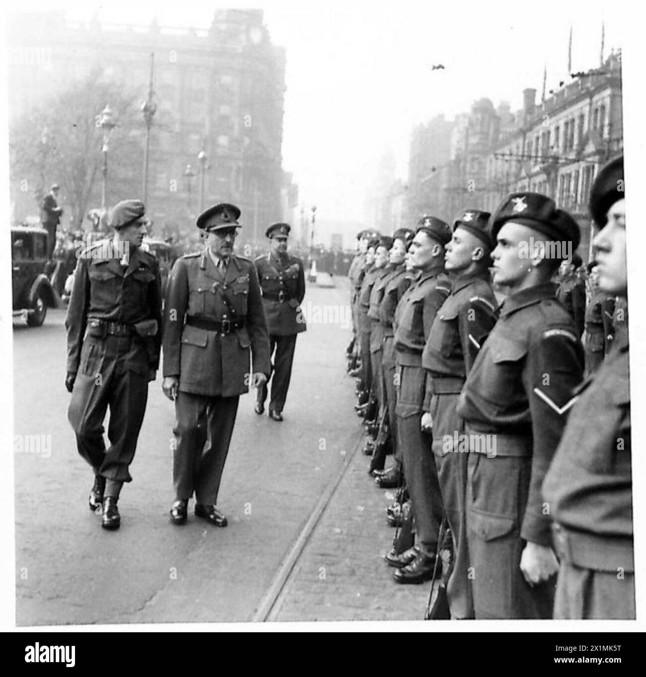 I feldmarescialli Alexander e Brooke visitano l'Irlanda del Nord per la presentazione della Freedom of Belfast, British Army. Foto Stock