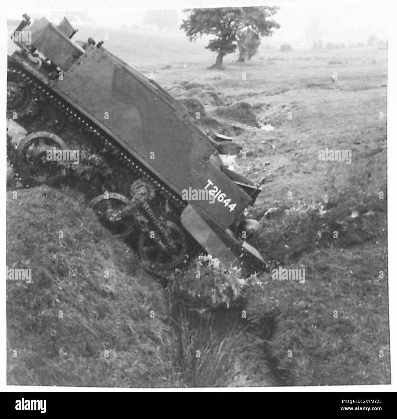 IN Una SCUOLA DI GUIDA e MANUTENZIONE DEL ROYAL ARMY CORPS - il pratico portaerei Little Bren non è un vero e proprio interprete di fondo, come mostrano queste immagini, British Army Foto Stock