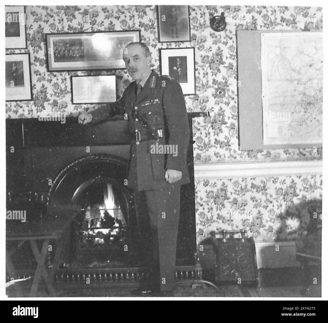 Lieut. Il generale Sir R. Harold Carrington, Goc Scottish Command, supervisiona le operazioni e l'amministrazione del comando, British Army. Foto Stock Lieut. Il generale Sir R. Harold Carrington, Goc Scottish Command, supervisiona le operazioni e l'amministrazione del comando, British Army. Foto Stock