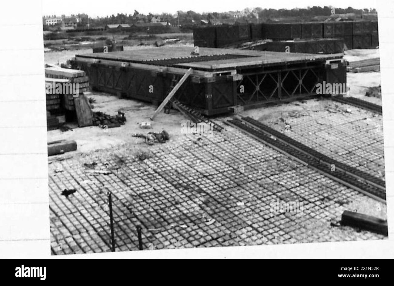 È in corso la costruzione di uno stadio di atterraggio per uso militare durante un incarico speciale per T.N.5, British Army. Foto Stock