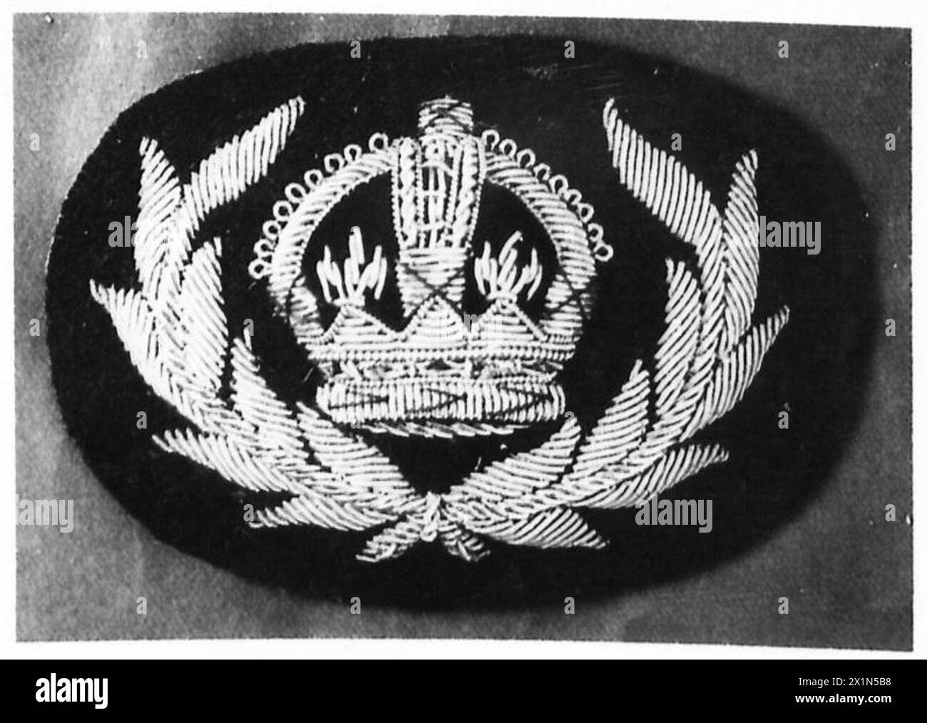 I distintivi di grado warrant Officer di Classe II sono indossati dagli ufficiali non ufficiali dell'esercito britannico per indicare il grado e l'autorità. Foto Stock