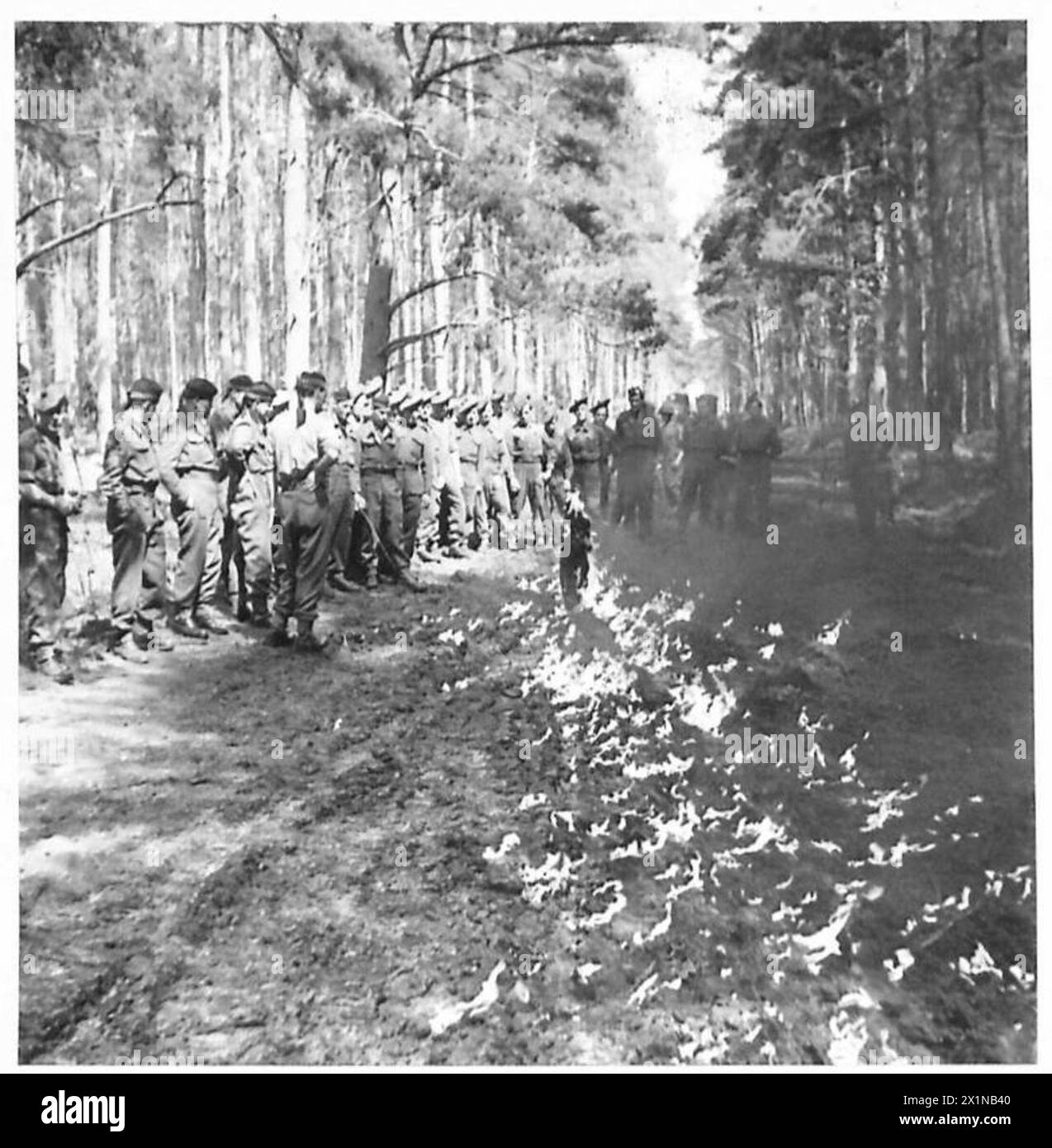 Vista ravvicinata del lanciafiamme Lifebuoy in preparazione per il secondo fronte, l'esercito britannico. Foto Stock